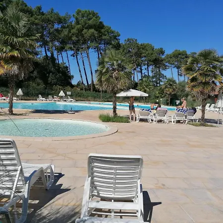 T2 Antigua Avec Piscine Et Tennis *